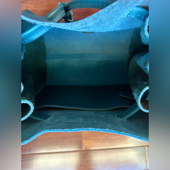 • Portland Leather Bucket Bag • - Picture 4 of 4